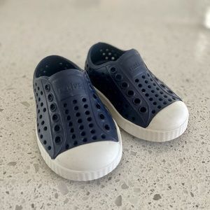 Native Jefferson Shoes - Navy Blue - size C4